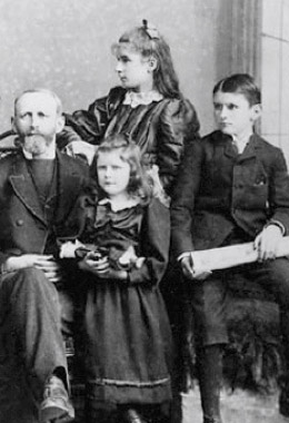 Oliver, Margaret, Alice, Wlliam Edwards 1893