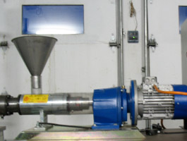 European, Type 70 Taby Press produces about 15 litres of oil per hour